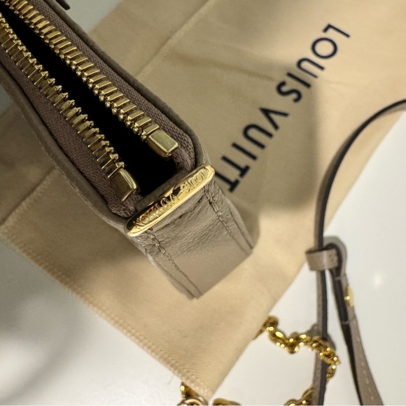 Louis Vuitton Easy on Pouch Bag Turtledove Grey - Picture 9 of 16